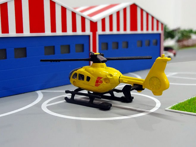 Промышленный макет вертолетной площадки. Качественное исполнение всех деталей.